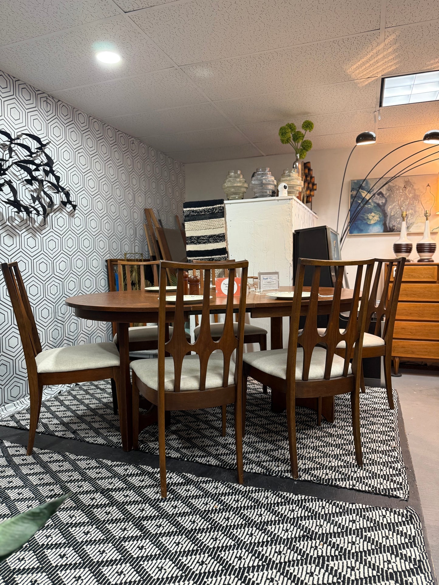 Broyhill Brasilia Dining Room Set
