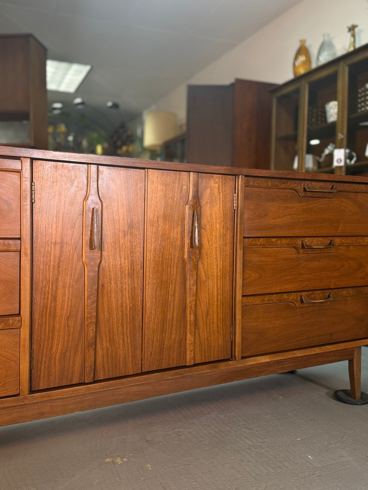 Lenoir House 9 Drawer Dresser