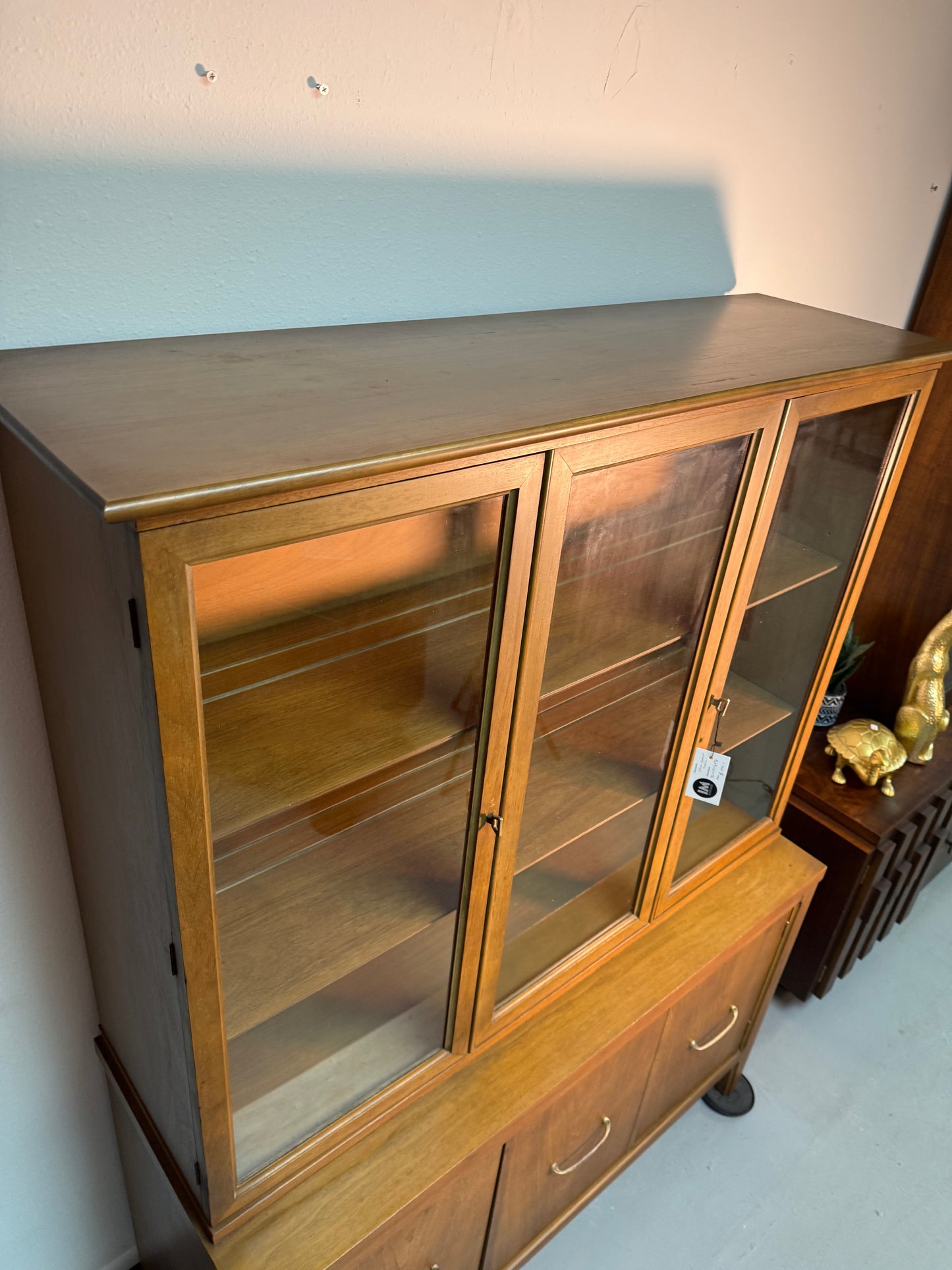 China Cabinet Hutch