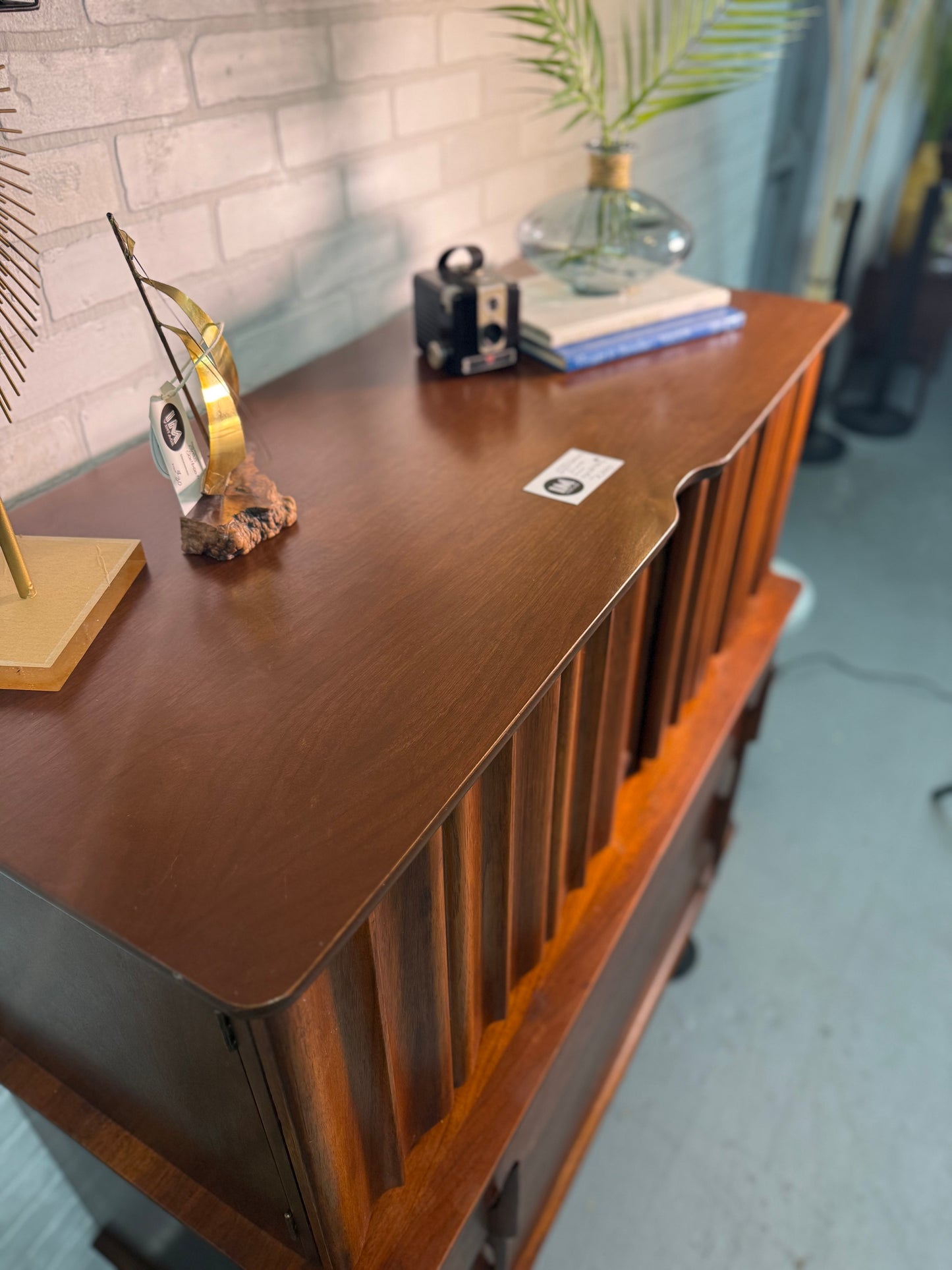 United Gentleman’s Armoire