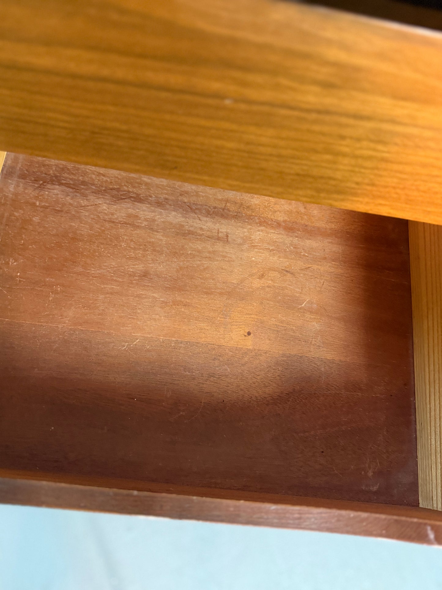 United Gentleman’s Armoire