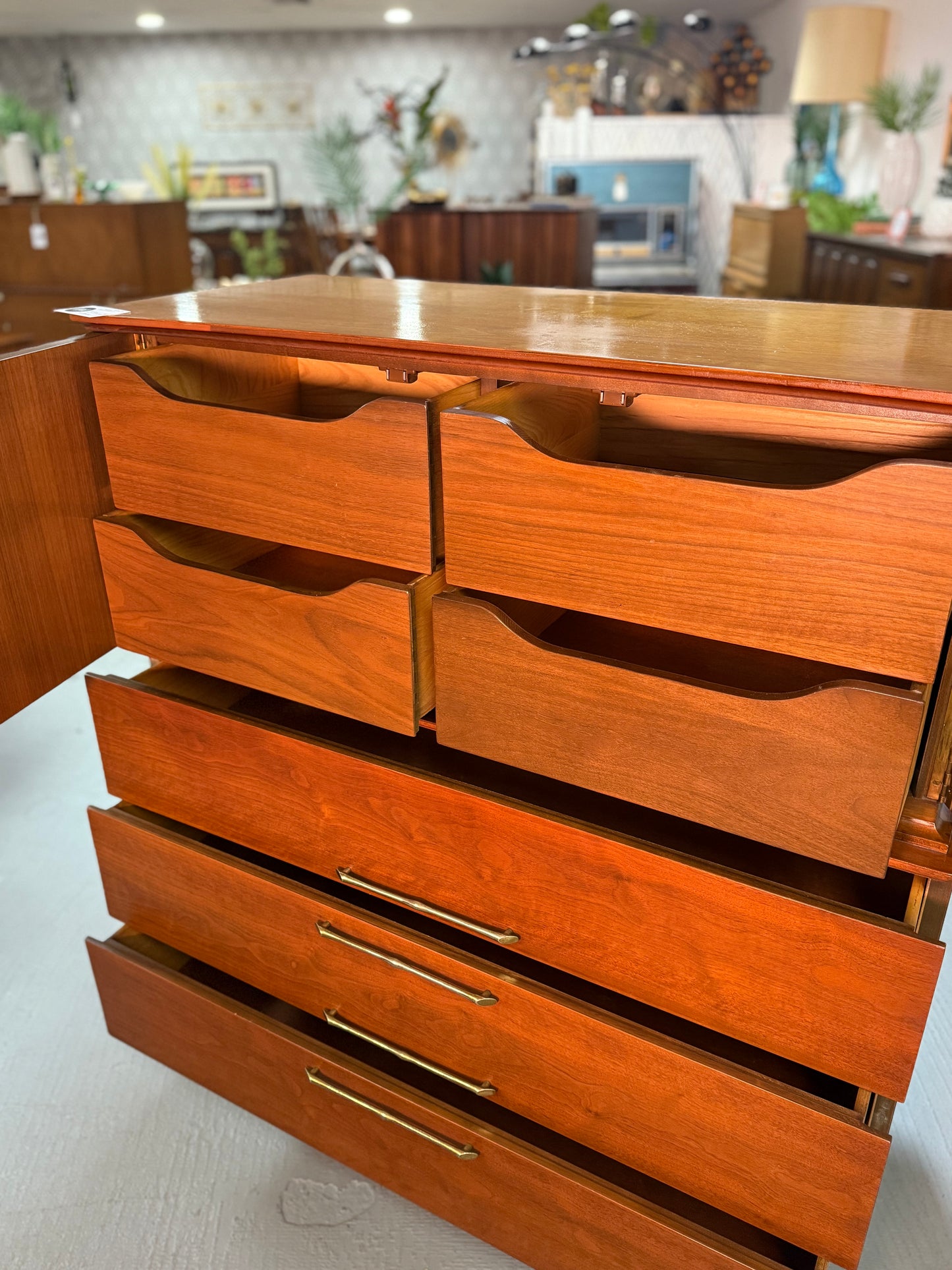 United Gentleman’s Armoire