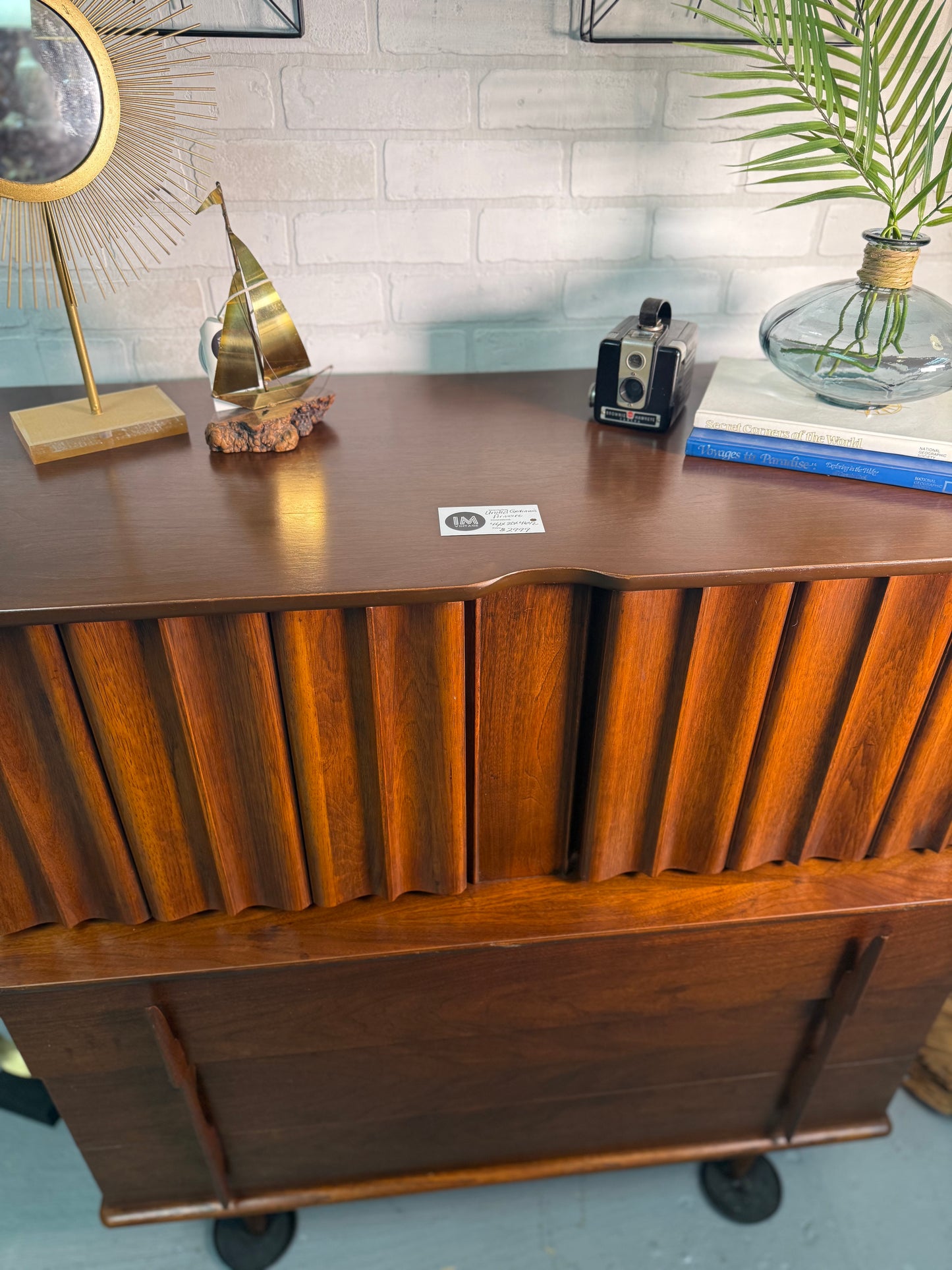 United Gentleman’s Armoire