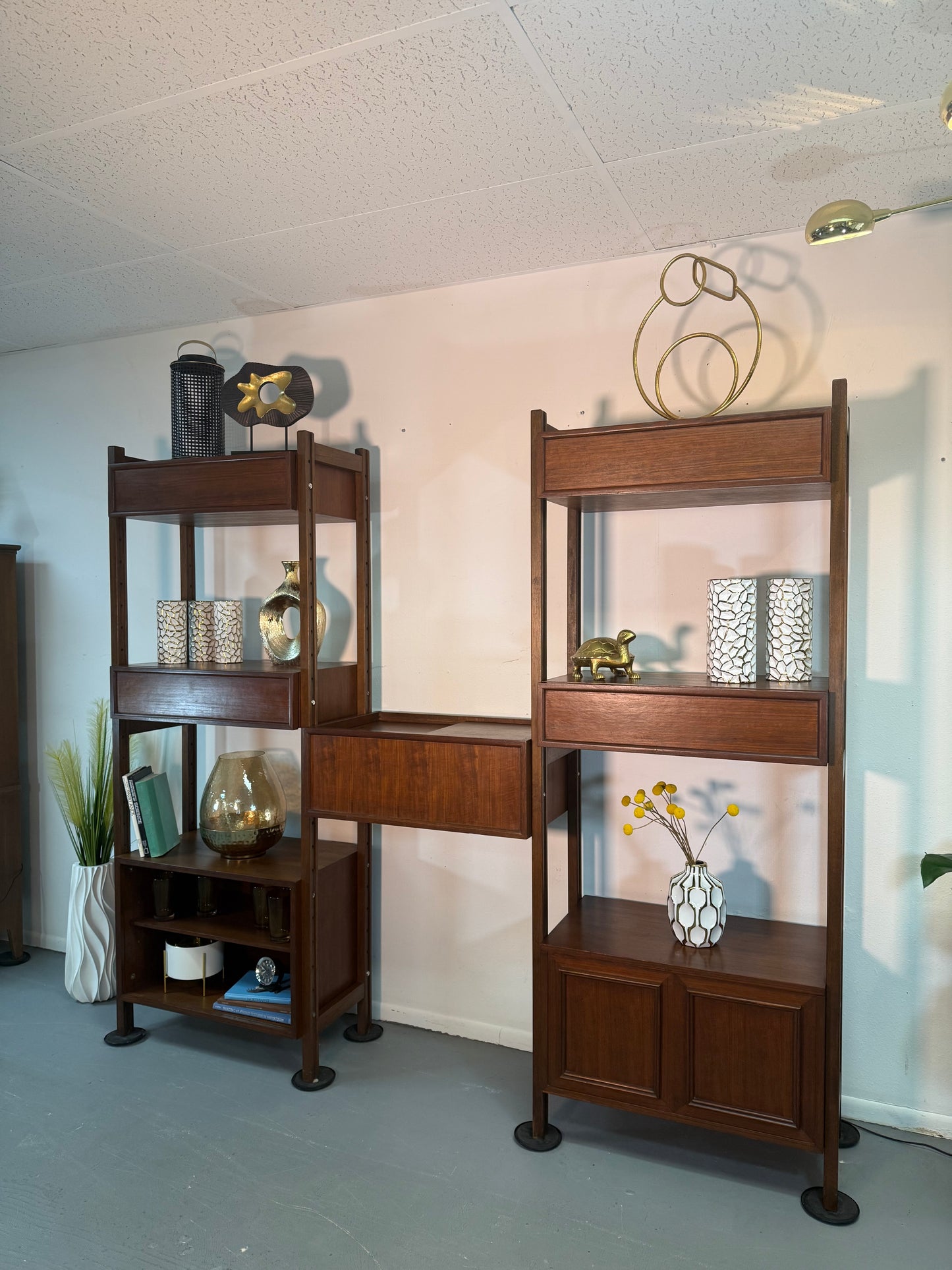 MCM Wall Unit