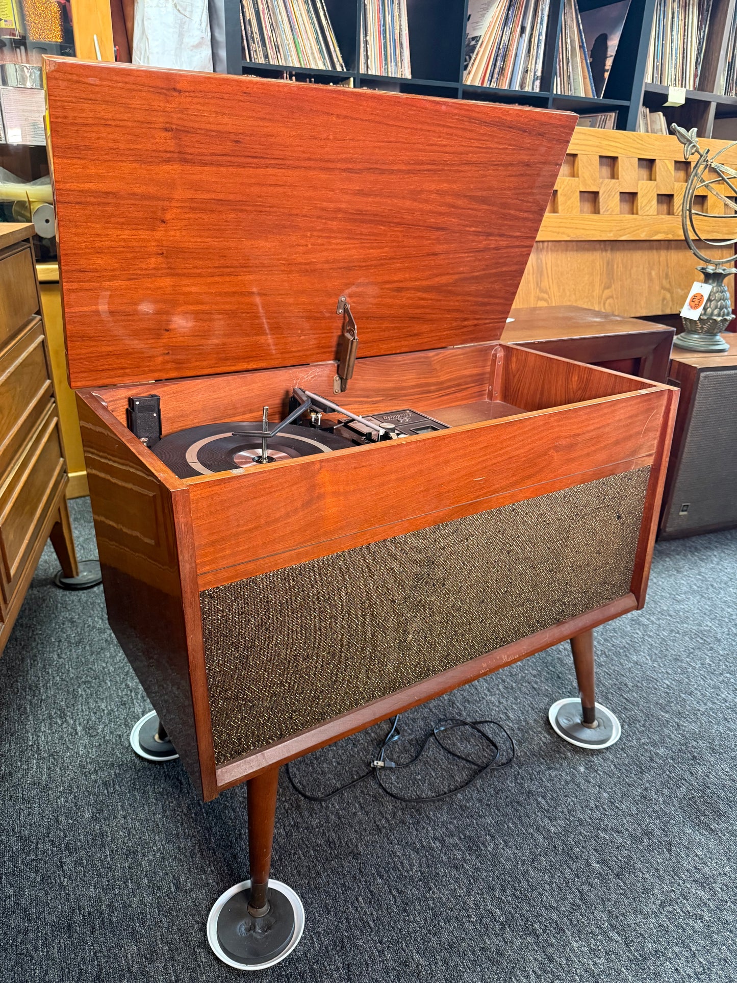 Delmonico working stereo