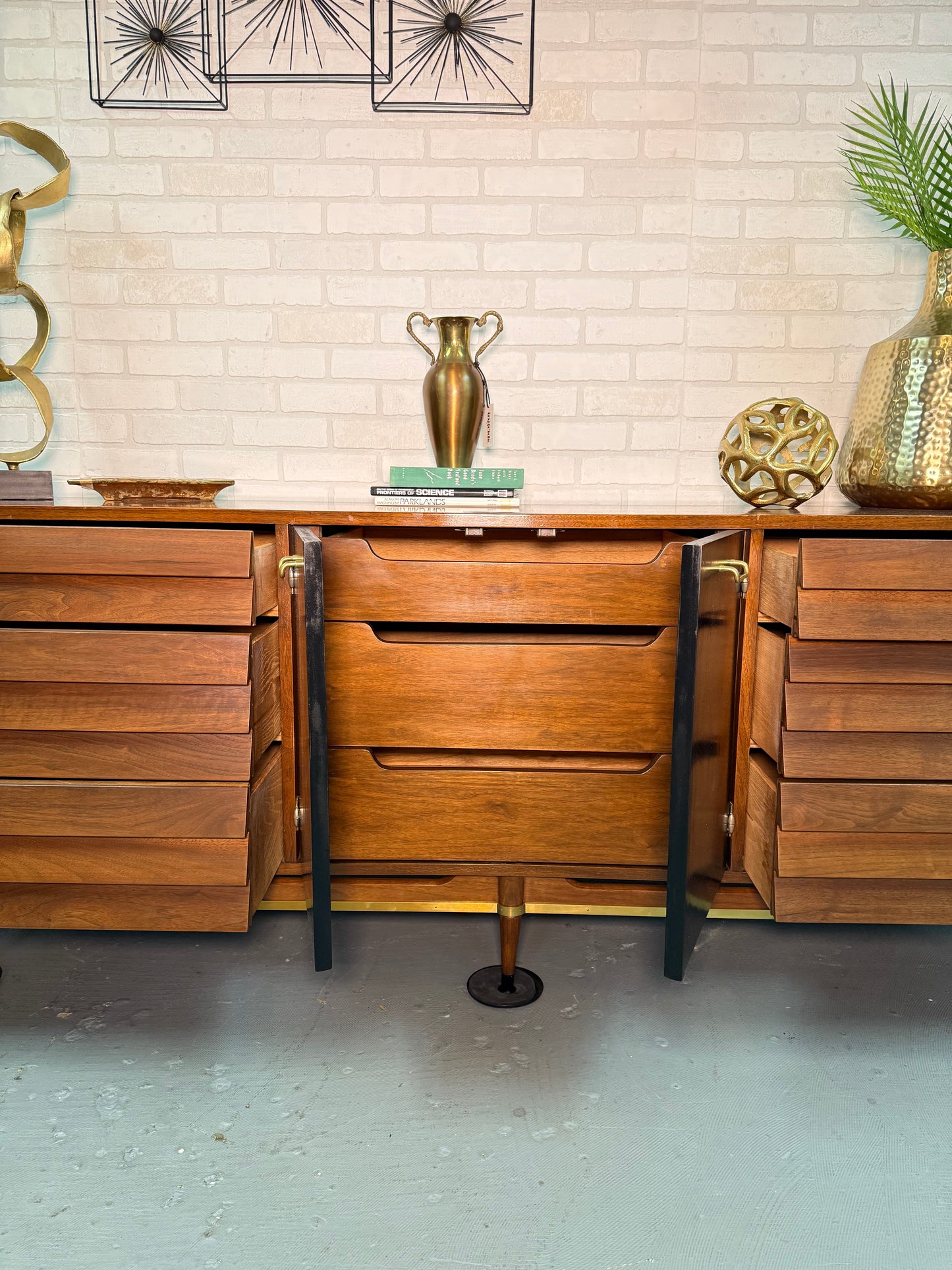 American of Martinsville Dresser