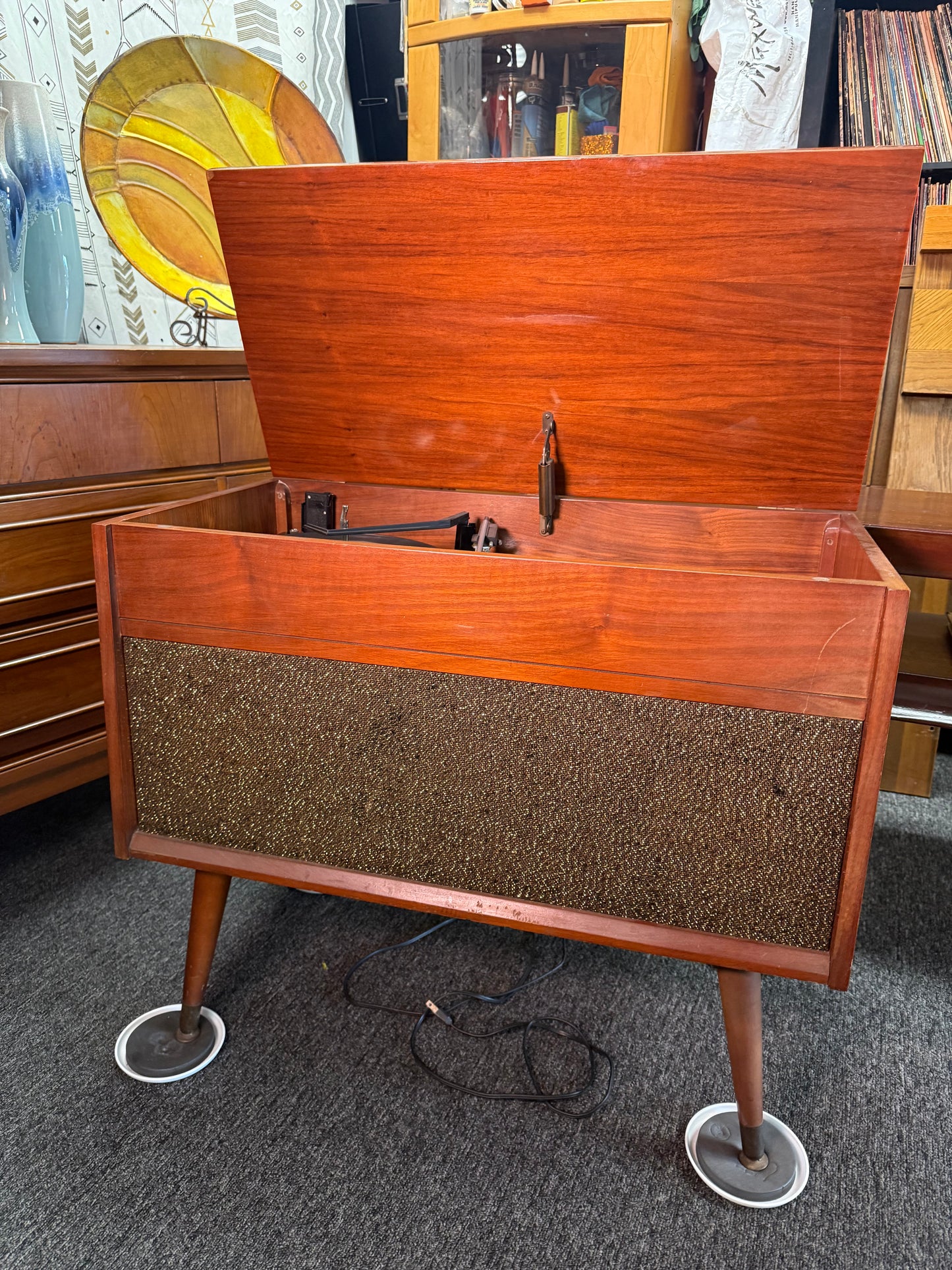Delmonico working stereo