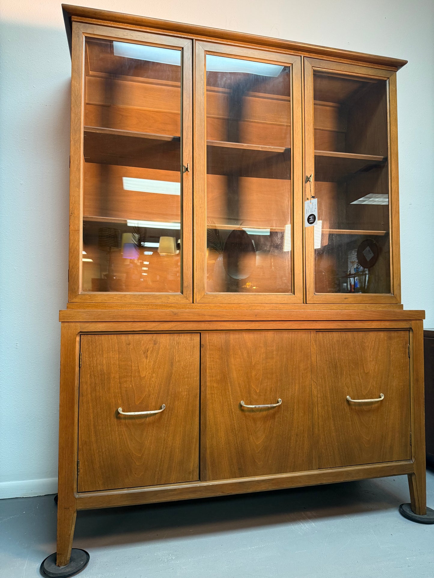 China Cabinet Hutch