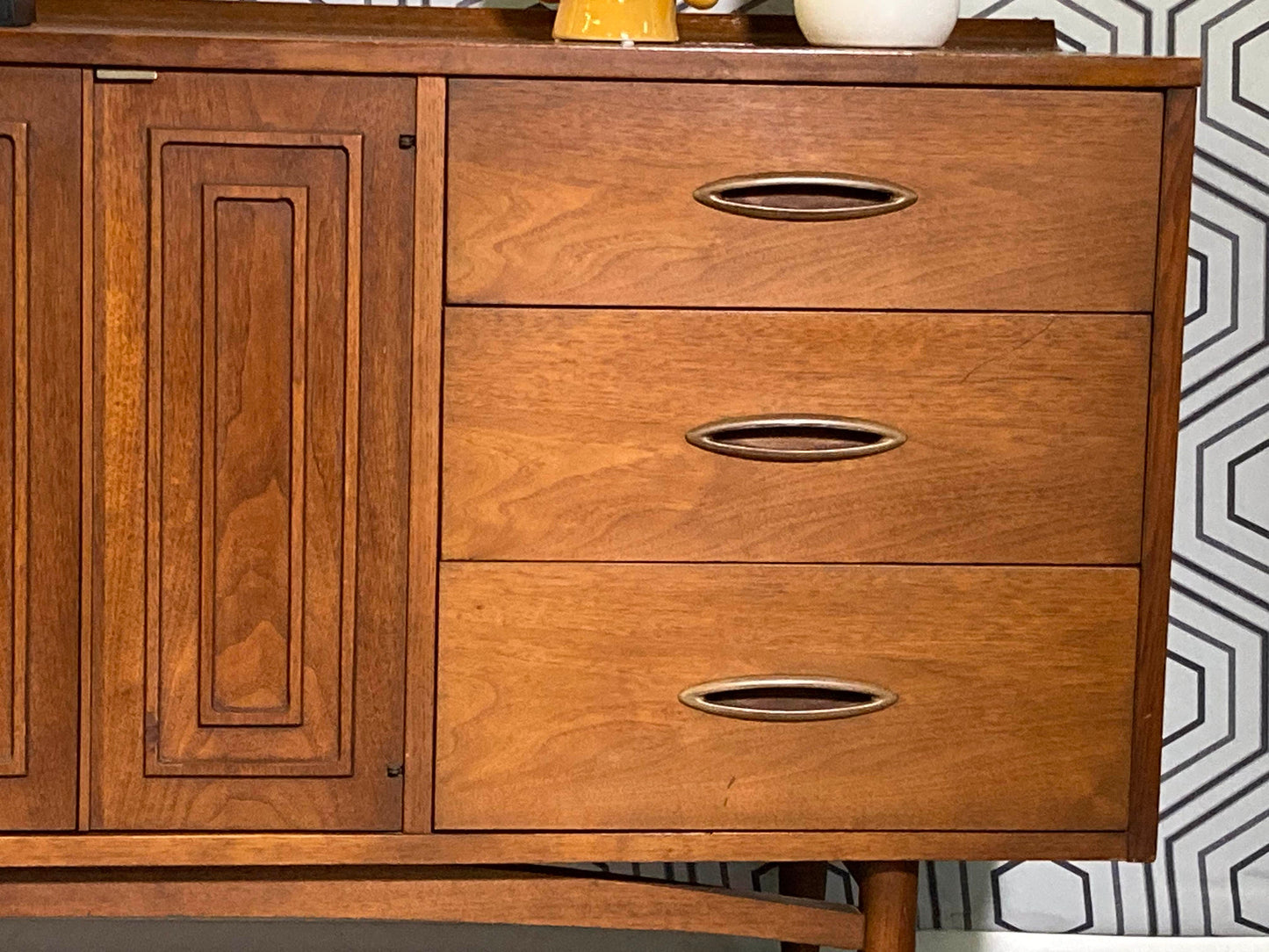 Mid-Century Modern Broyhill Sculptra Long Dresser