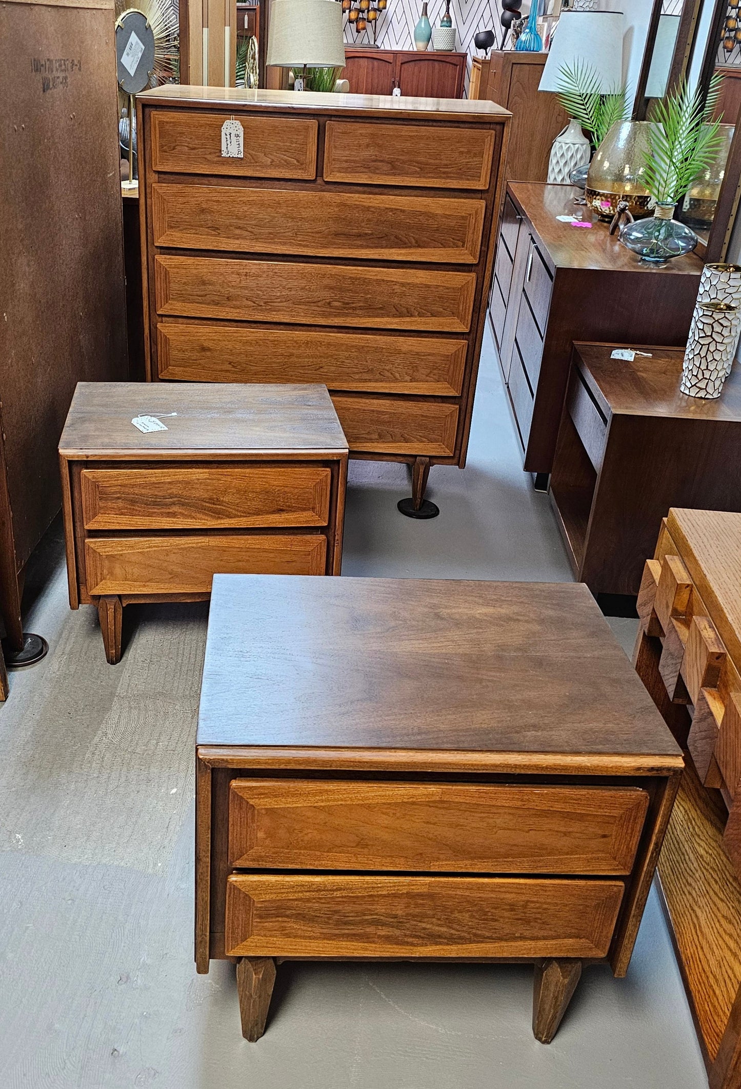 American of Martinsville - Vintage MCM - Bedroom Set Walnut 1960s