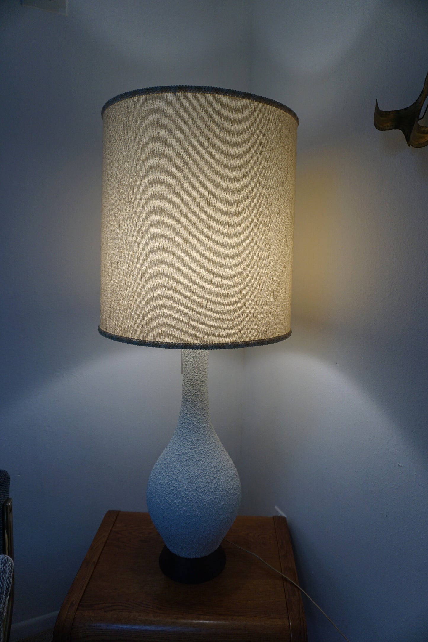 White Vintage Lamp (FREE shipping)