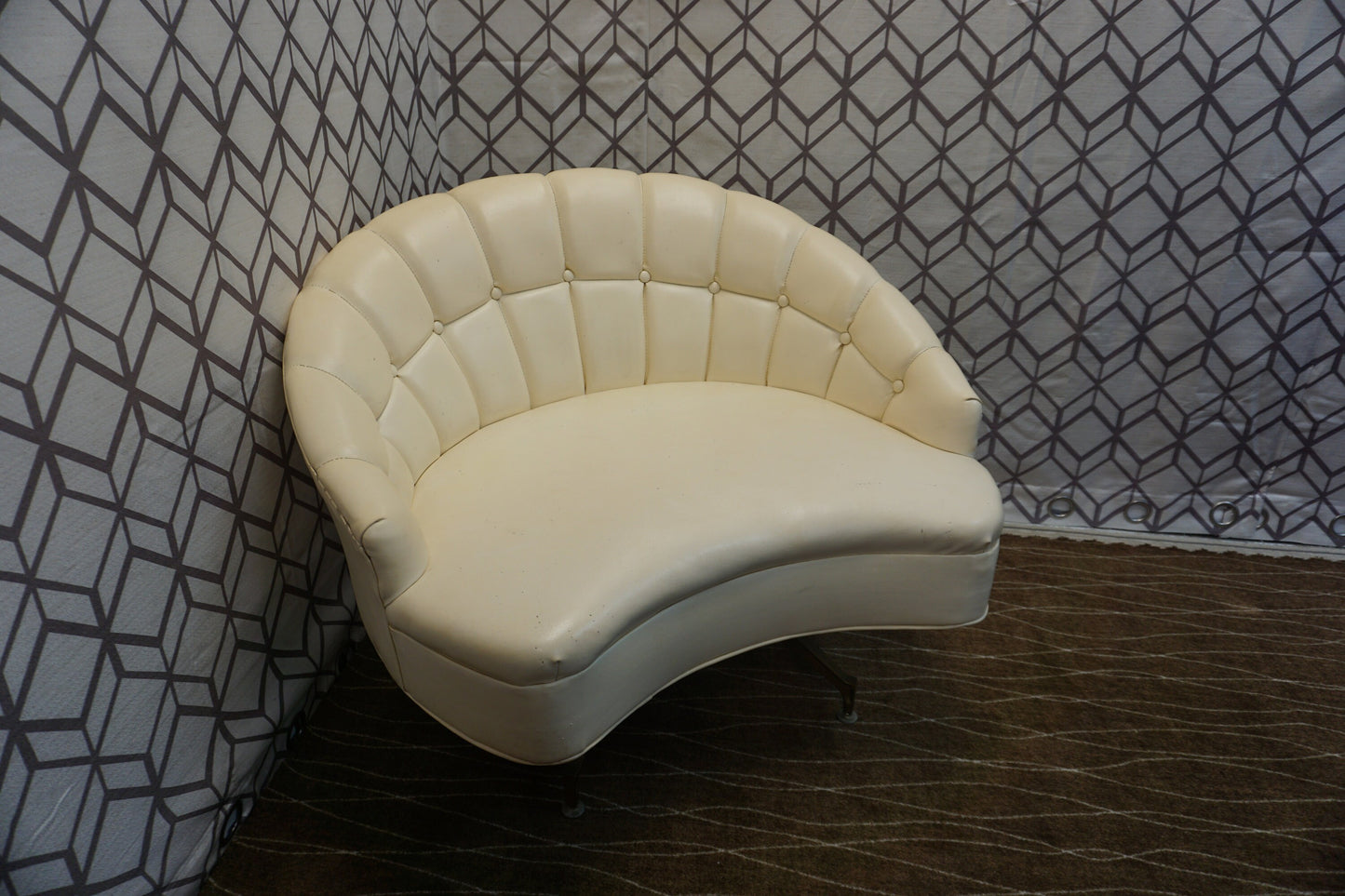 Mid-Century Modern Leather Scallop Shape Chair